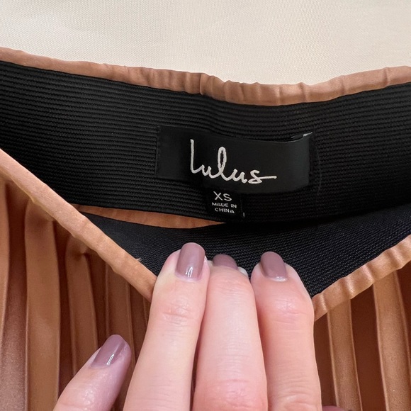 Gold Pleated Midi Skirt - Picture 7 of 10